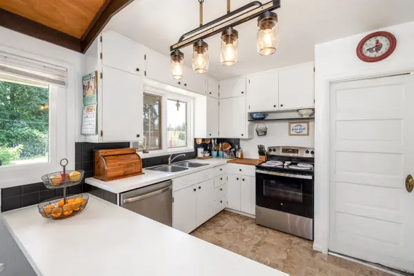 2027 N Old Trails Rd, Spokane, WA 99224