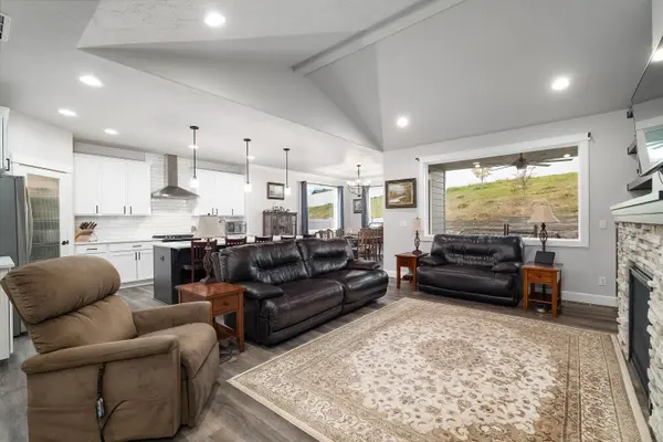 17524 E 15th Ave, Spokane Valley, WA 99016
