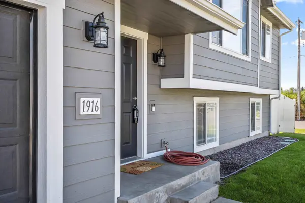 1916 N Arc Rd, Spokane Valley, WA 99016