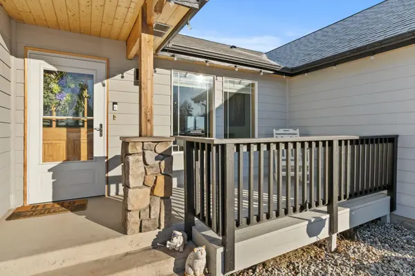 1435 E 6th St, Deer Park, WA 99006