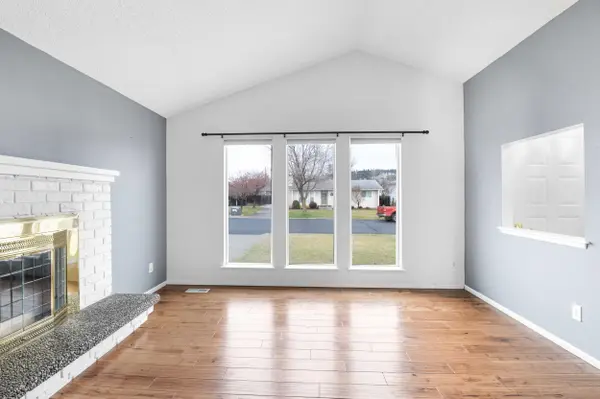 4214 E Carlisle Ave, Spokane, WA 99217