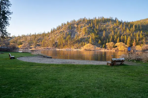 9522 W Nelson Dr, Nine Mile Falls, WA 99026