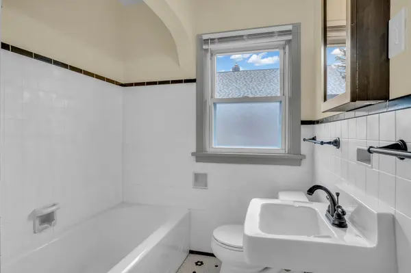 2524 N Washington St Spokane, WA 99205