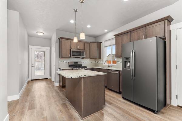 1533 E Marilyn Cir Deer Park, WA 99006