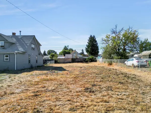 1802 E Wellesley Ave, Spokane, WA 99207