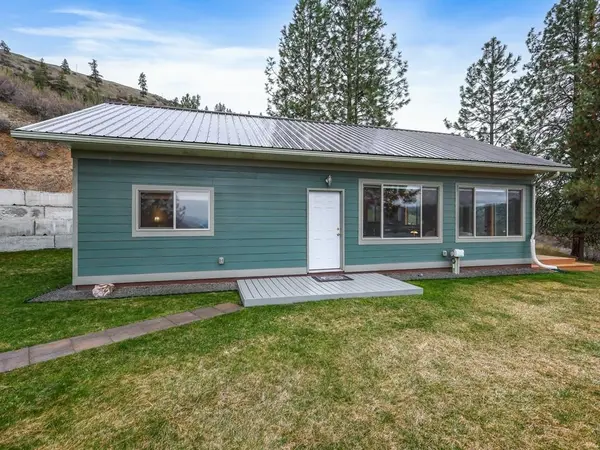 29770 Blue Sky Dr East, Seven Bays, WA 99122