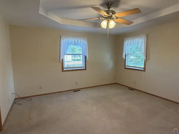 403 Gary St, Burlington, KS 66839