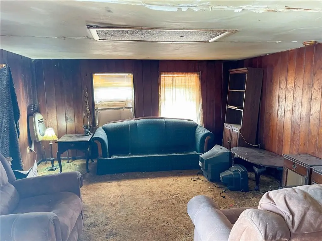 35596 New Hope RD, Tecumseh, OK 74873