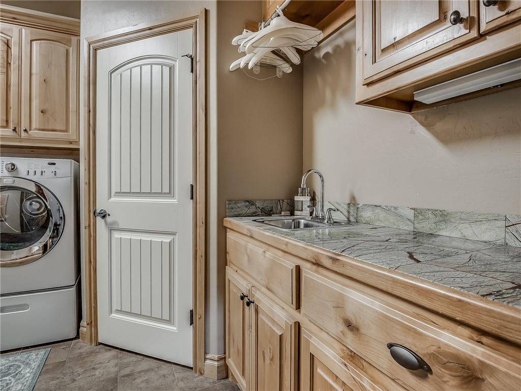 1305 Pineridge RD, Midwest City, OK 73130