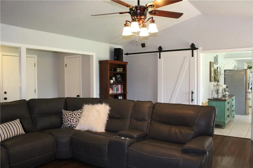 10112 Paisley RD, Yukon, OK 73099