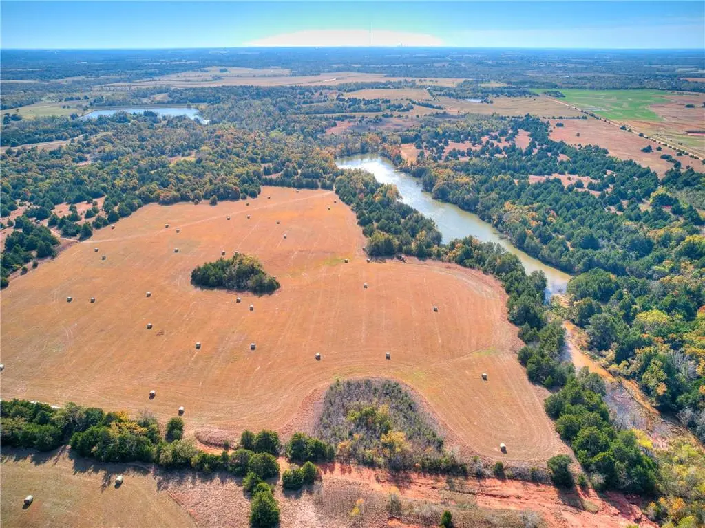 8200 W Seward RD, Guthrie, OK 73044