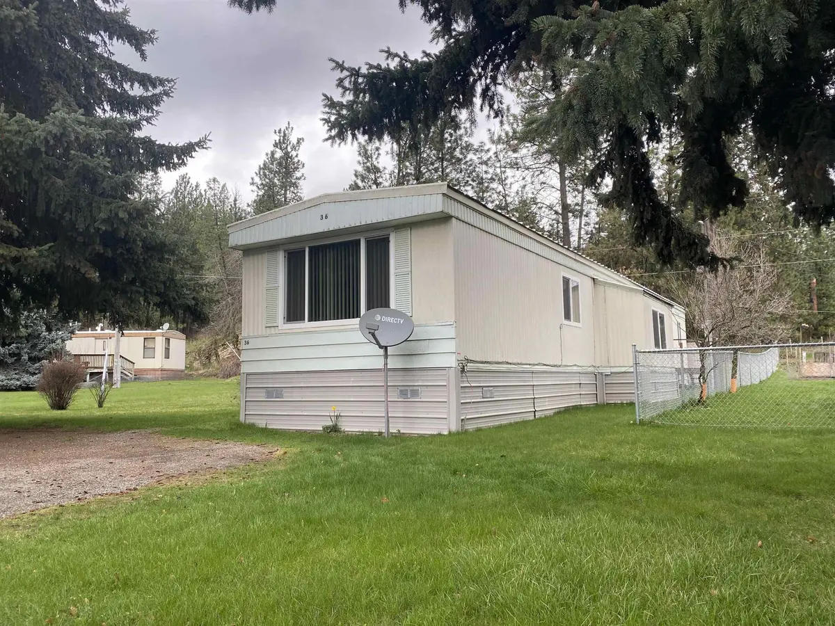 24807 E Trent Ave, Newman Lake, WA 99025