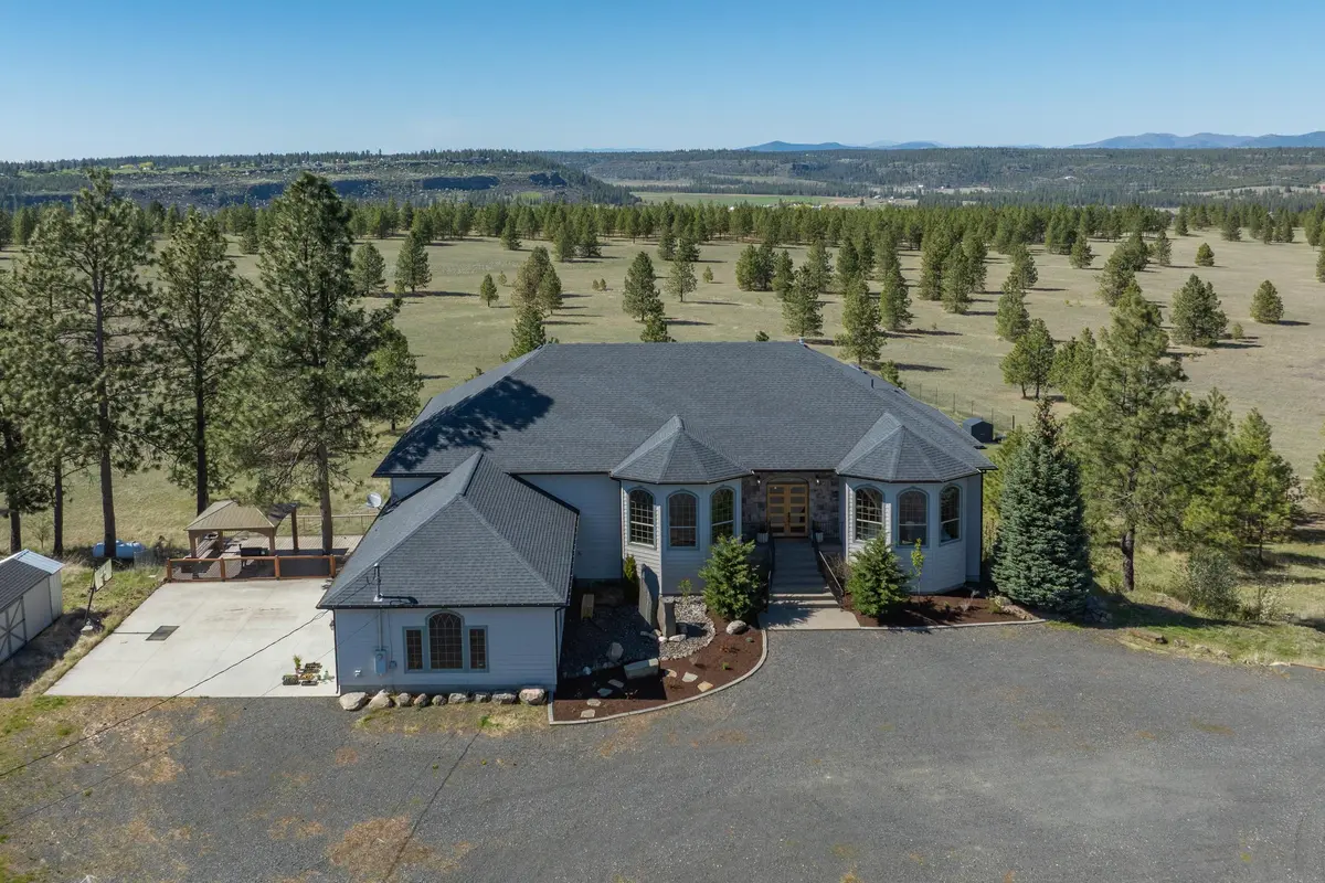 6415 N Hayford Rd, Spokane, WA 99224