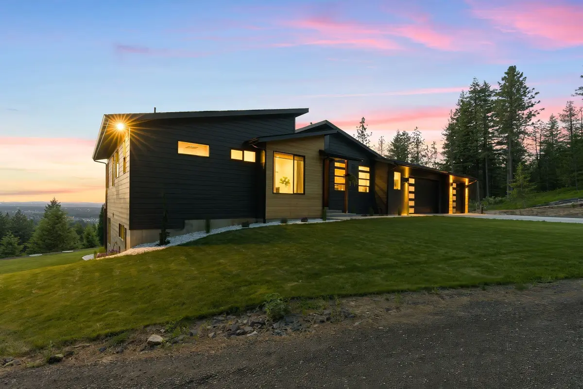 5101 S Girard Ln, Spokane, WA 99223