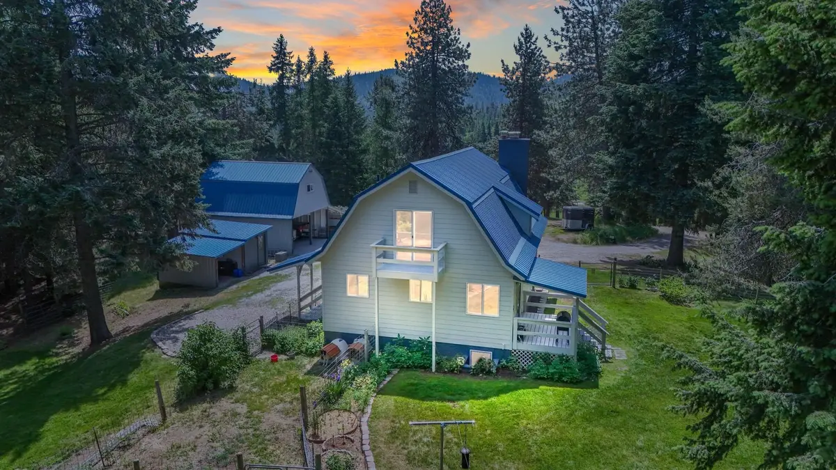 882 Diamond Creek Rd, Newport, WA 99156