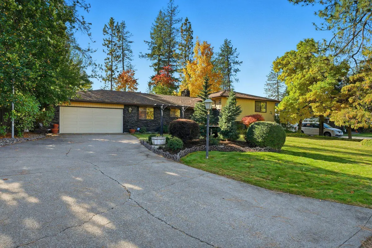 1511 W Fairway Dr, Spokane, WA 99218
