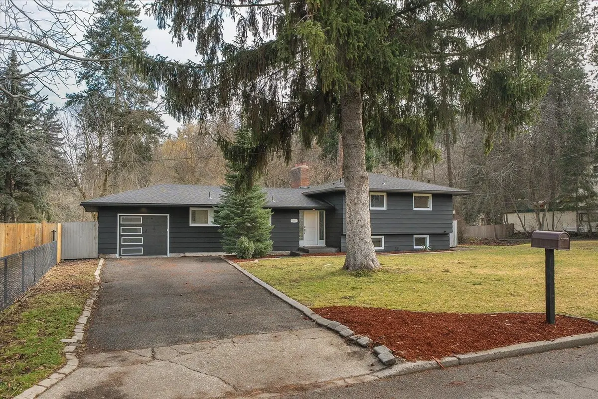 1307 S Crestline St, Spokane, WA 99202