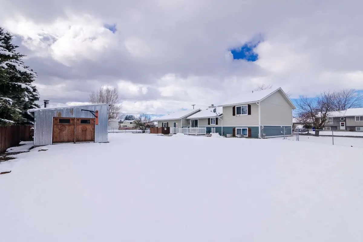 4806 N HAYE St, Newman Lake, WA 99025