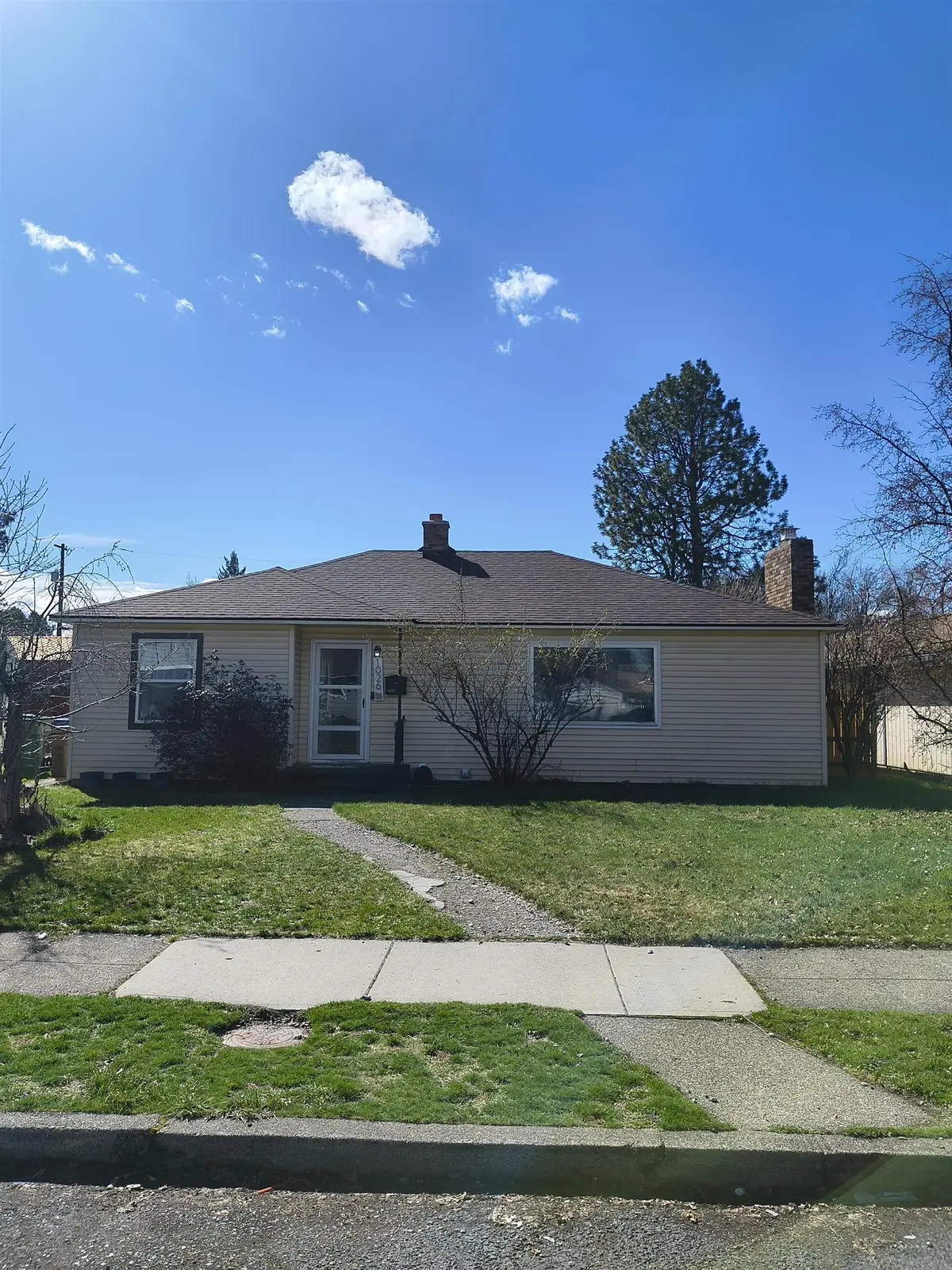 1026 E Crown Ave, Spokane, WA 99207