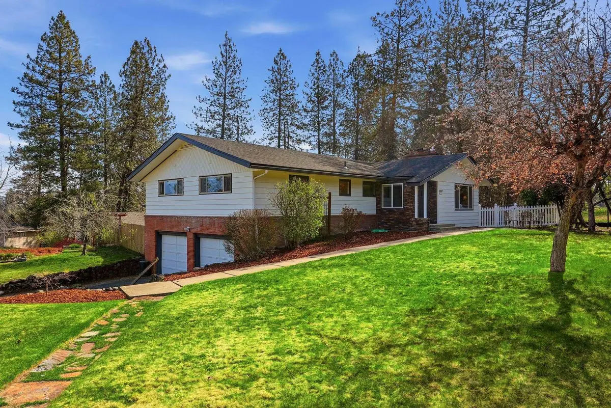 10324 N College Cir, Spokane, WA 99218