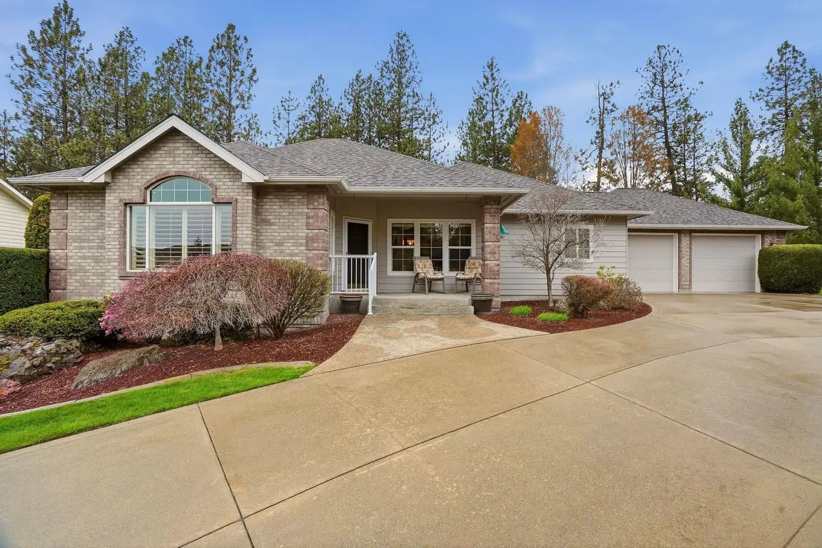 7015 N East Bluff Ct, Spokane, WA 99208