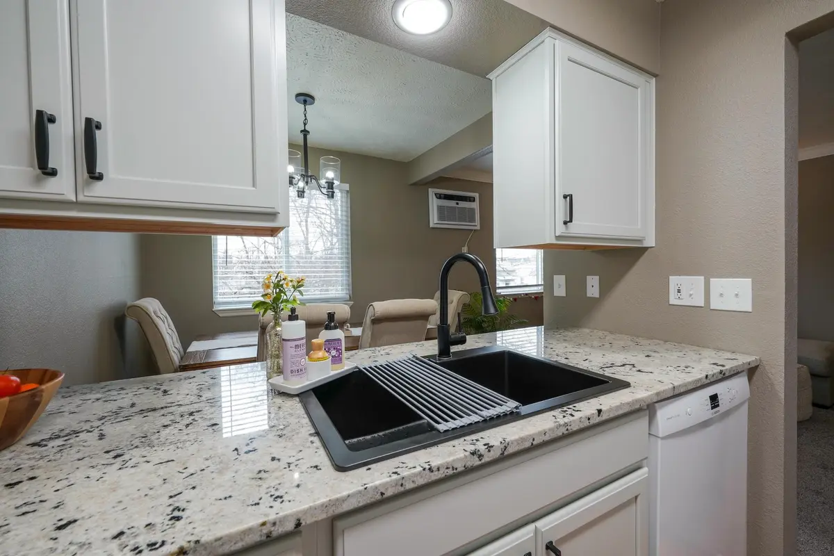 222 N Hutchinson Rd #204, Spokane Valley, WA 99212