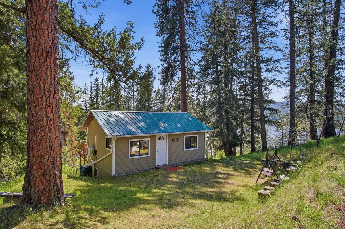 14149 N Shallow Beach Ln, Newman Lake, WA 99025