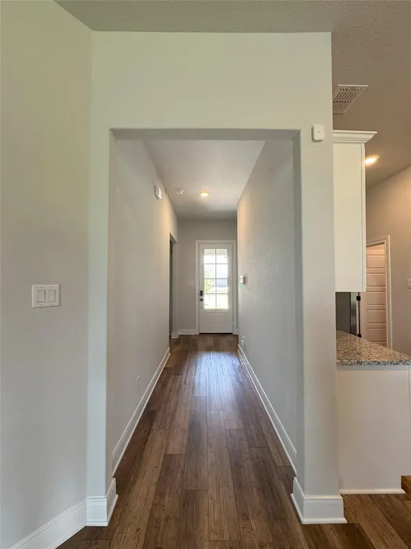125 Skyflower LN, San Marcos, TX 78666