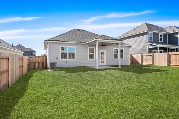 125 Skyflower LN, San Marcos, TX 78666