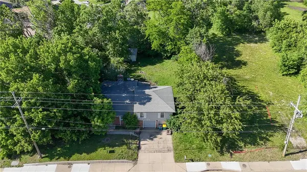 6684 W 151st ST, Overland Park, KS 66223