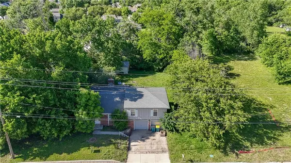 6684 W 151st ST, Overland Park, KS 66223