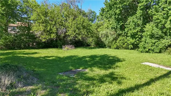 6760 W 151st ST, Overland Park, KS 66223