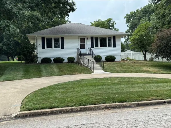 1210 Lipper AVE, Higginsville, MO 64037