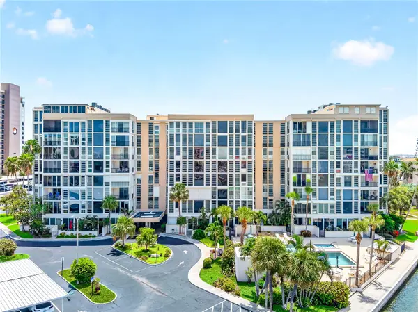 7400 SUN ISLAND DR S #203, South Pasadena, FL 33707