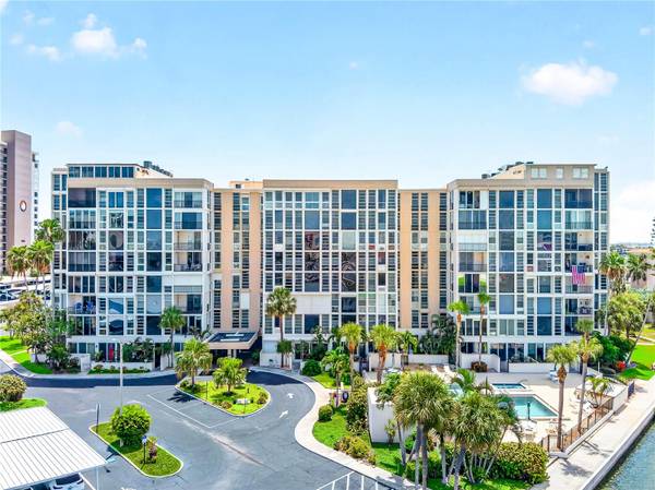 7400 SUN ISLAND DR S #203, South Pasadena, FL 33707
