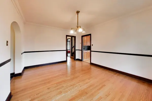 6933 N Oriole AVE, Chicago, IL 60631