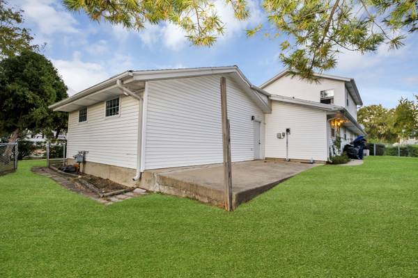 1235 W Schaumburg RD, Schaumburg, IL 60194