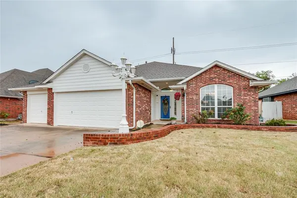 913 Renita WAY, Moore, OK 73160