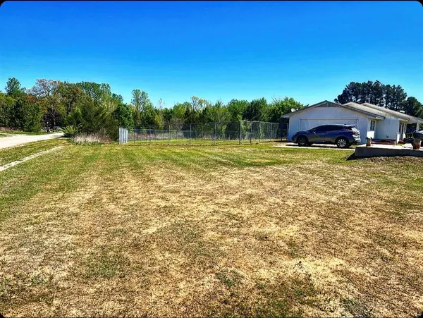 301 Dove LN, Colbert, OK 74733