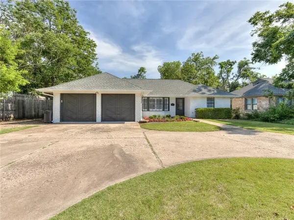 1100 Glenwood AVE, Nichols Hills, OK 73116