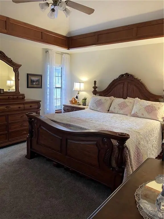 1901 Honeysuckle LN, Midwest City, OK 73130