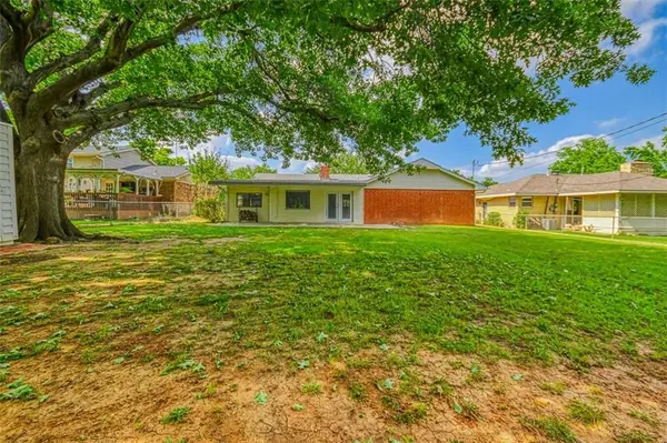 900 Schulze DR, Norman, OK 73071