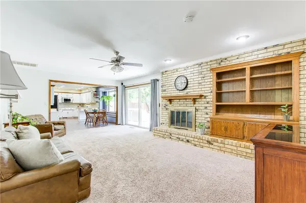 8233 NW 98th ST, Oklahoma City, OK 73162