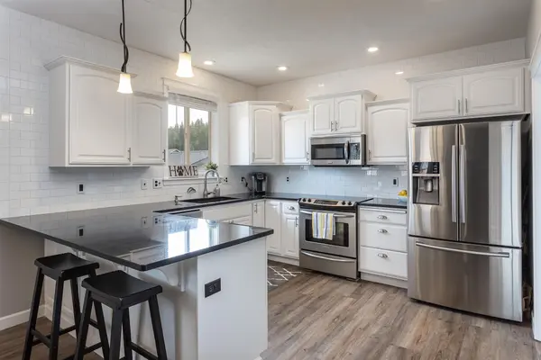 6002 N Bridget St, Spokane, WA 99208