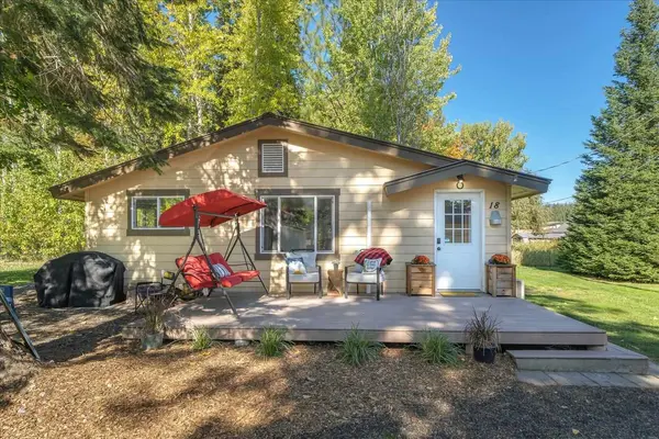 13020 N West Newman Lake Dr ##18, Newman Lake, WA 99025