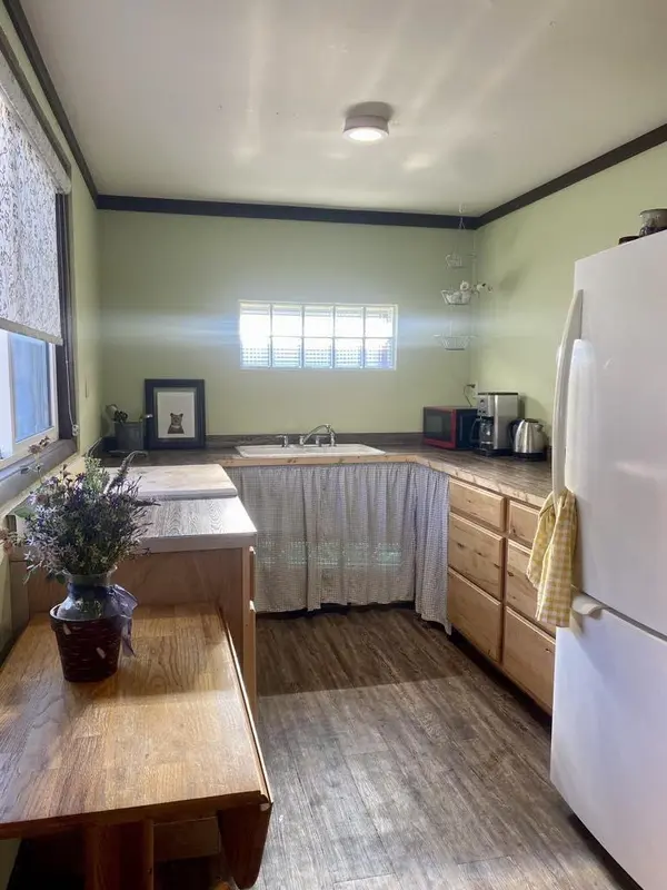 870 S Clark Ave, Republic, WA 99166