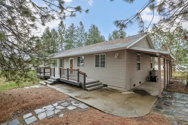 12716 N Yale Rd, Mead, WA 99021