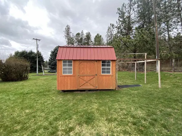 24807 E Trent Ave, Newman Lake, WA 99025
