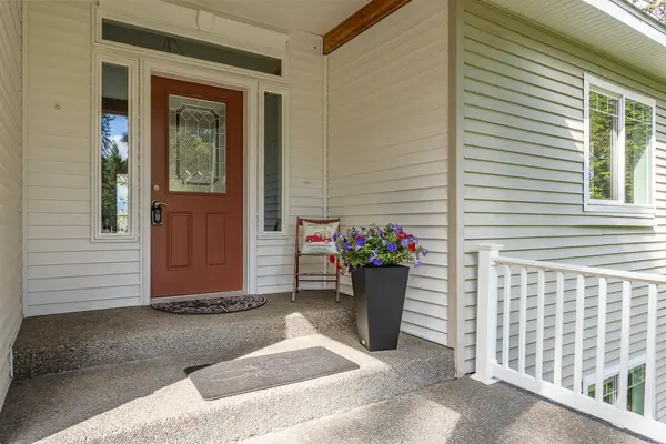 7909 N Garry Ln, Newman Lake, WA 99025