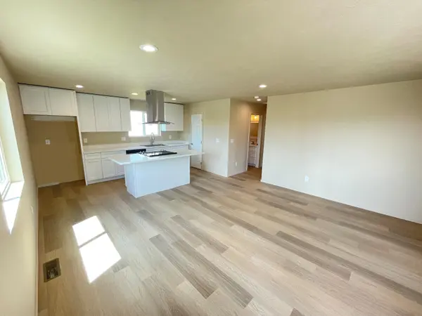 10821 E Grace Ave, Spokane Valley, WA 99206